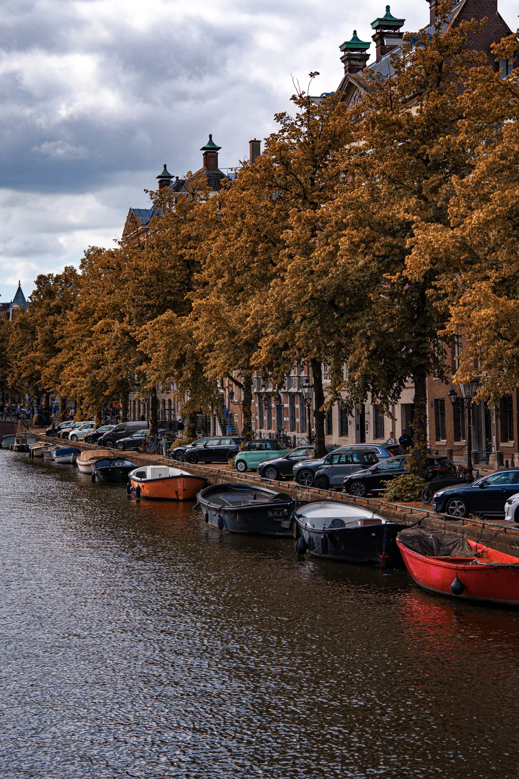 Canales de Ámsterdam en otoño