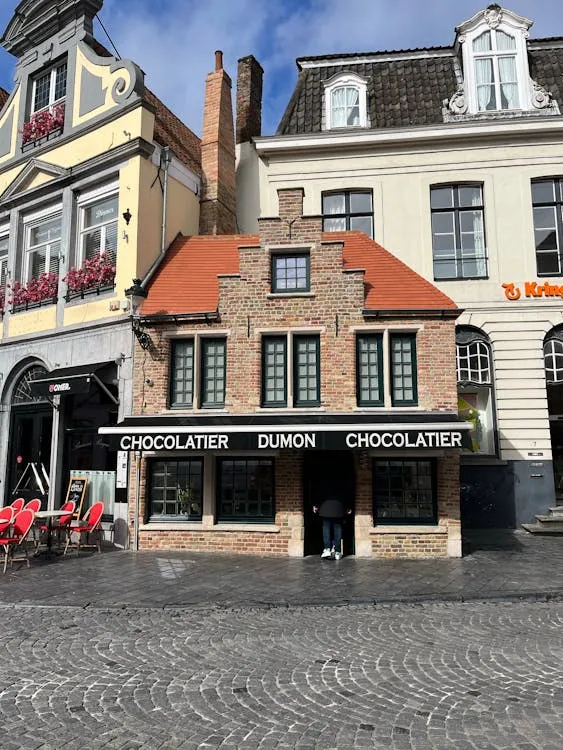 Chocolatier Dumon en Brujas, una de las chocolaterías más famosas de la ciudad