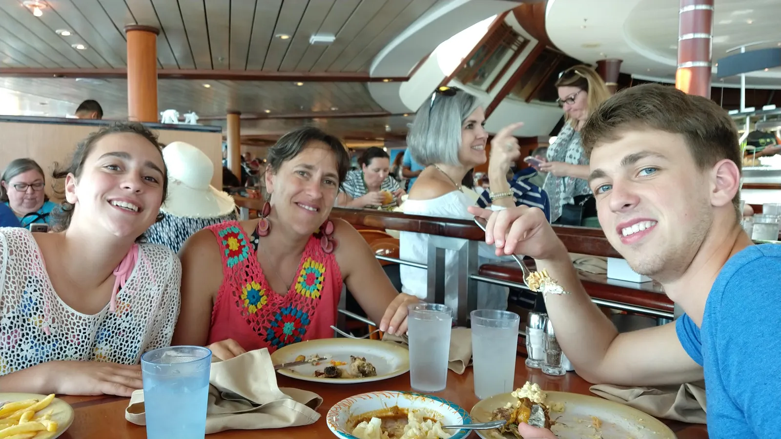 Comiendo a bordo del crucero