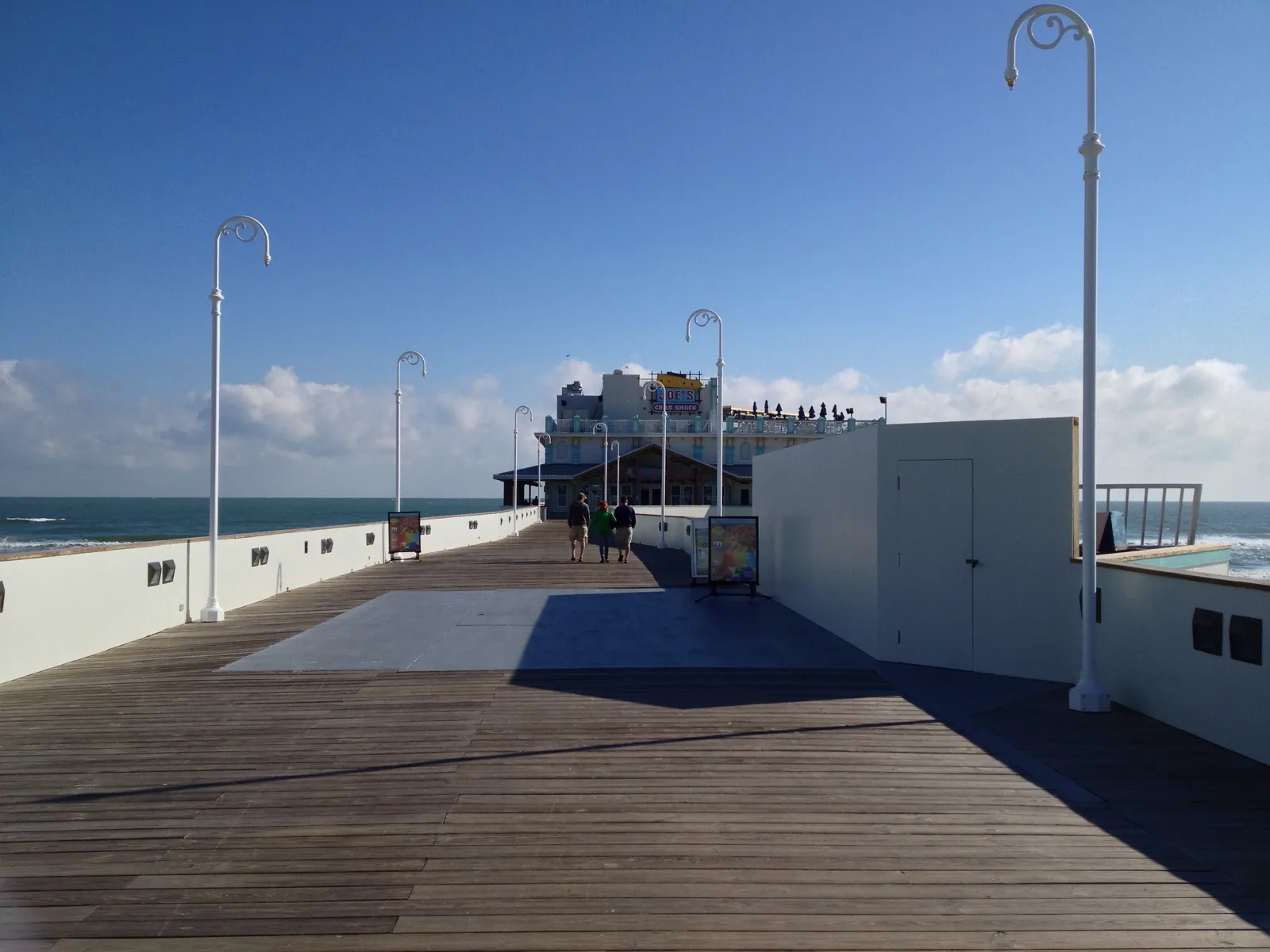 Muelle de Daytona Beach sobre el Océano Atlántico