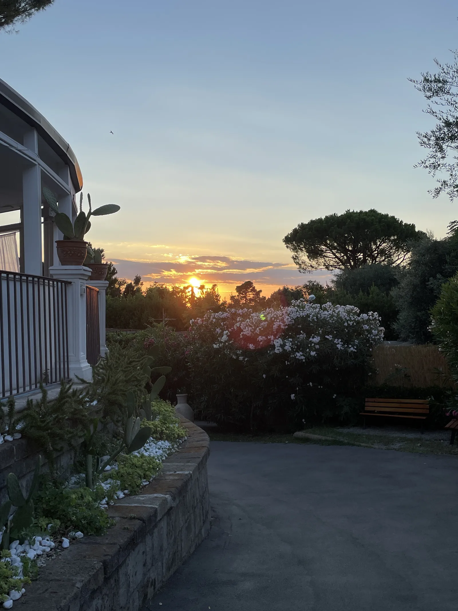 Atardecer desde los jardines del Sopramare Resort en Piano di Sorrento