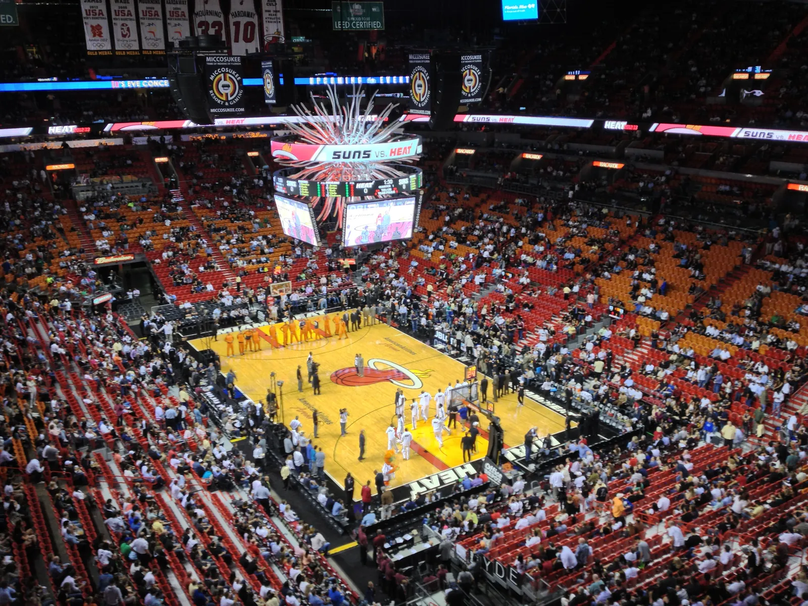 Interior del arena durante el partido Miami Heat vs Phoenix Suns