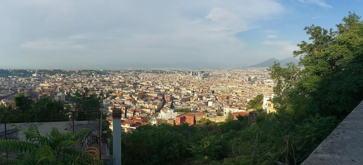 Vista panorámica de Nápoles desde el Vomero