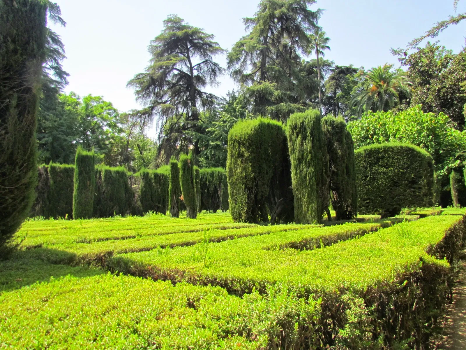 Galería y arcos de herradura en el Real Alcázar de Sevilla