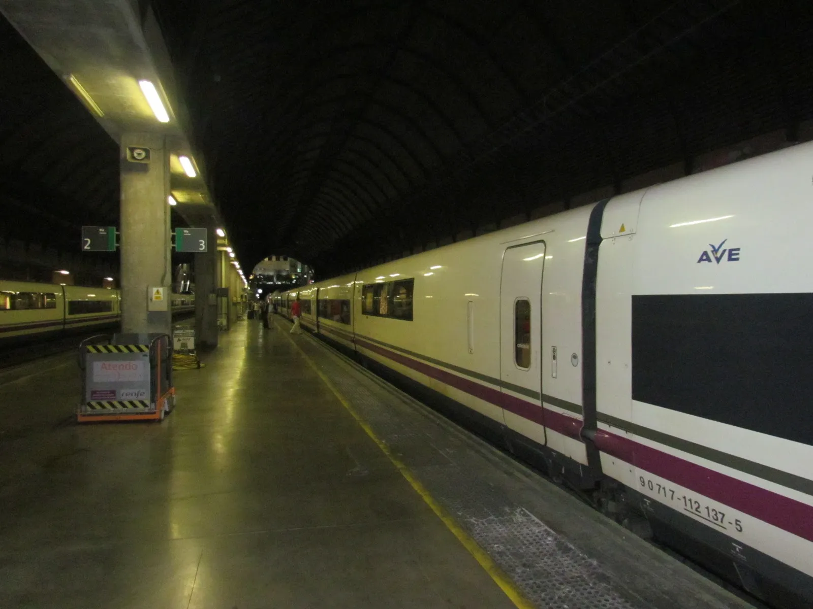 Fachada moderna de la Estación de Santa Justa, el AVE de Sevilla
